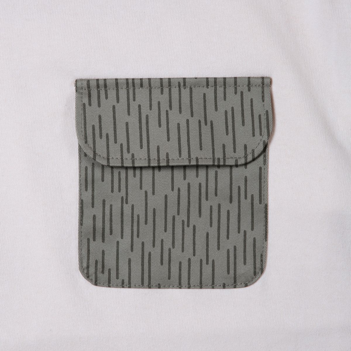 9.1oz Heavy Big Silhouette RAIN CAMO Pocket Tee