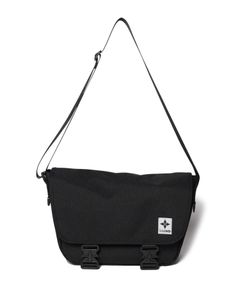 Metal buckle shoulder bag
