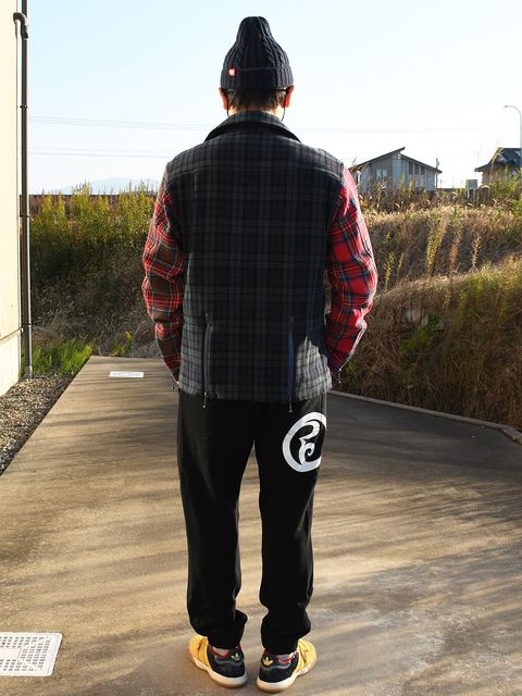斬新な切り替えと節々に感じるPUNKテイストがカッコいい！