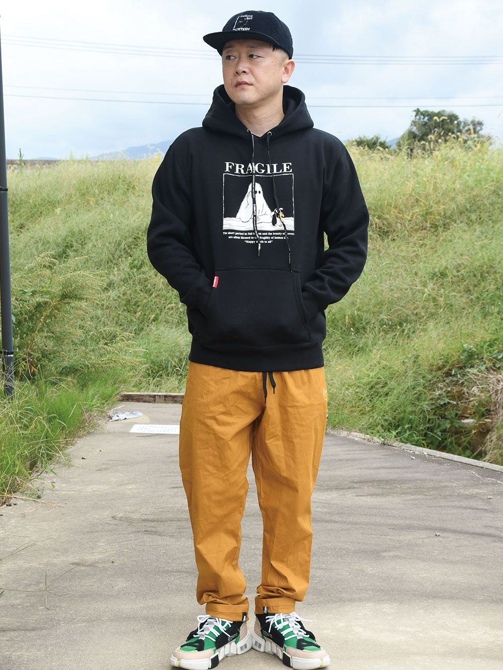 FRAGILE-HOODIE