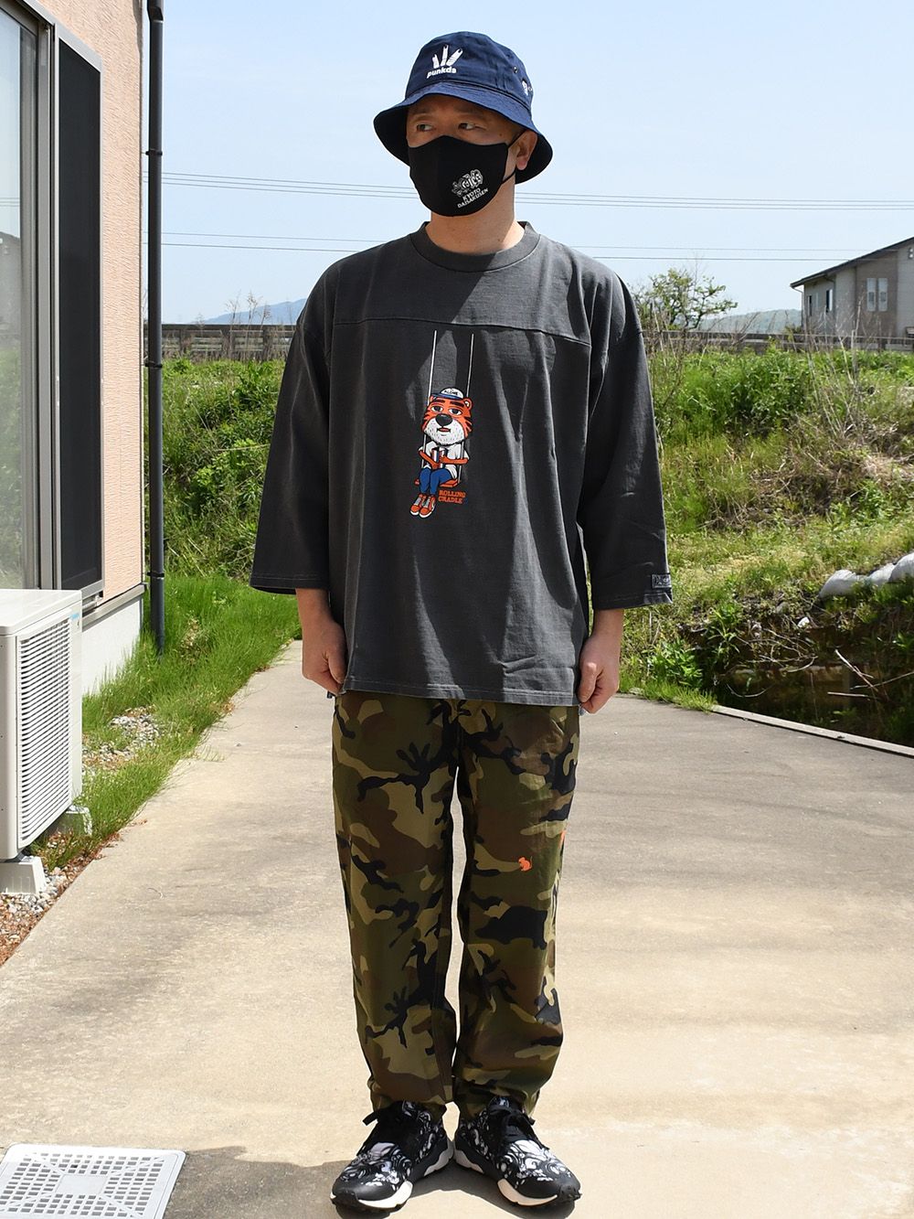 CREAM PIGMENT FOOTBALL-TEE