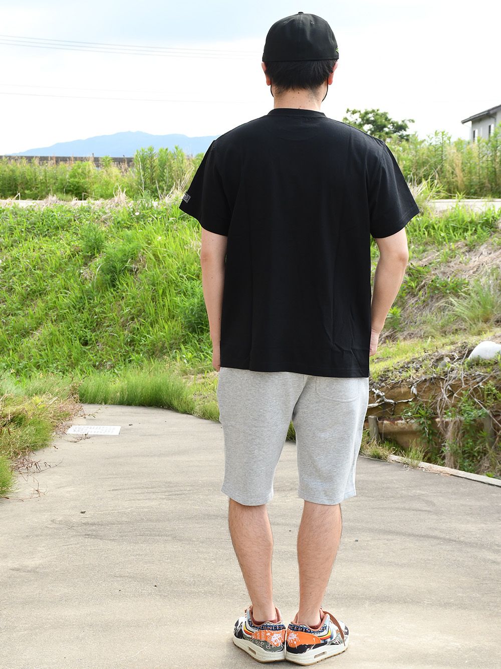 Live with a smile TEE
