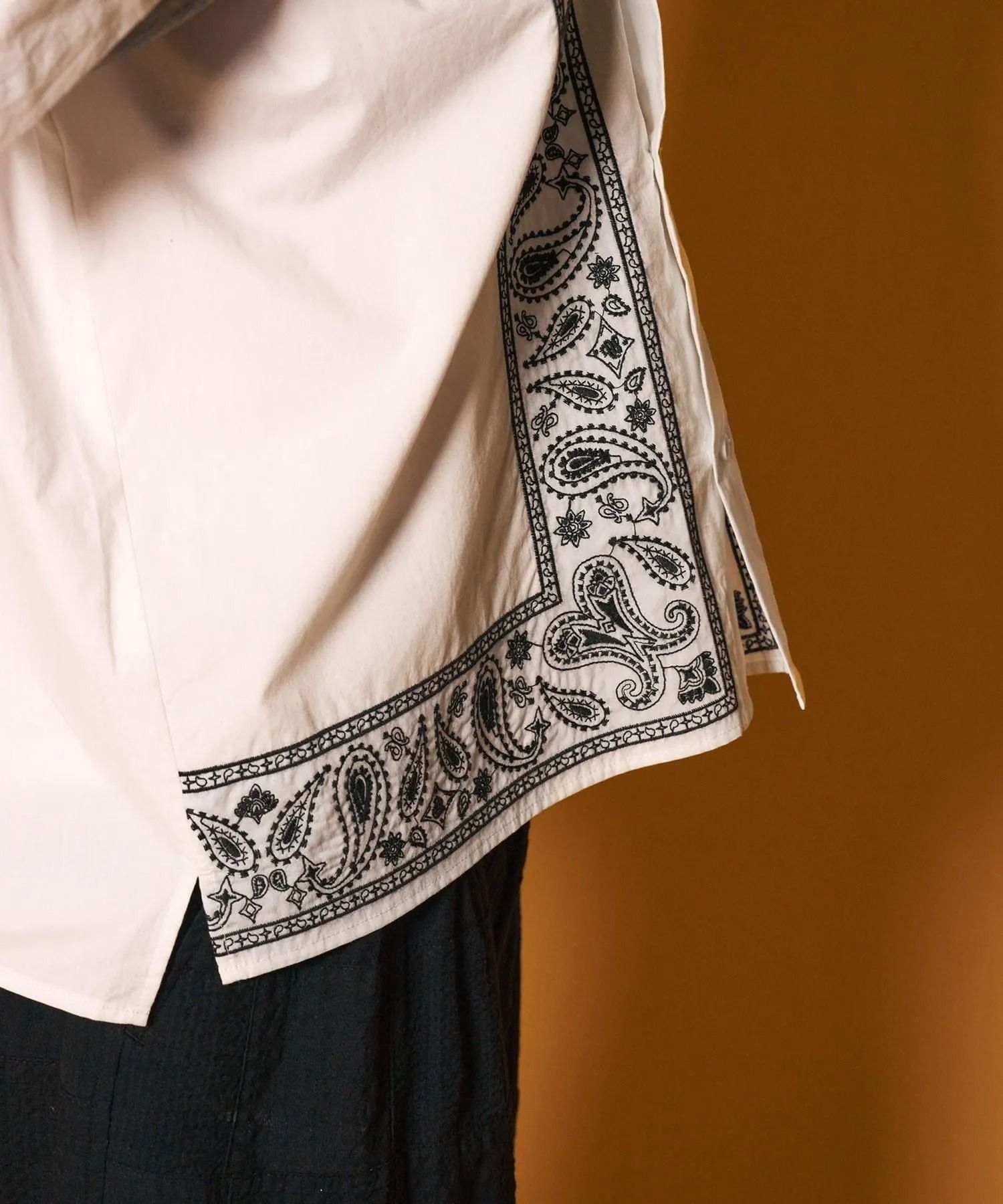 Embroidery bandanna shirt