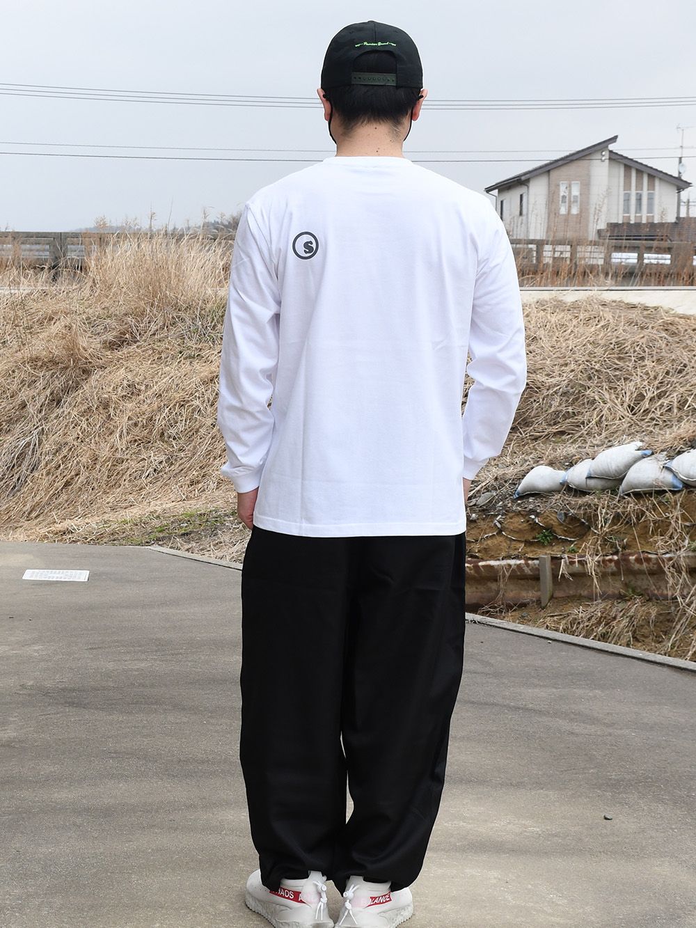 sd WOLF SMOKE & HOWL LS tee