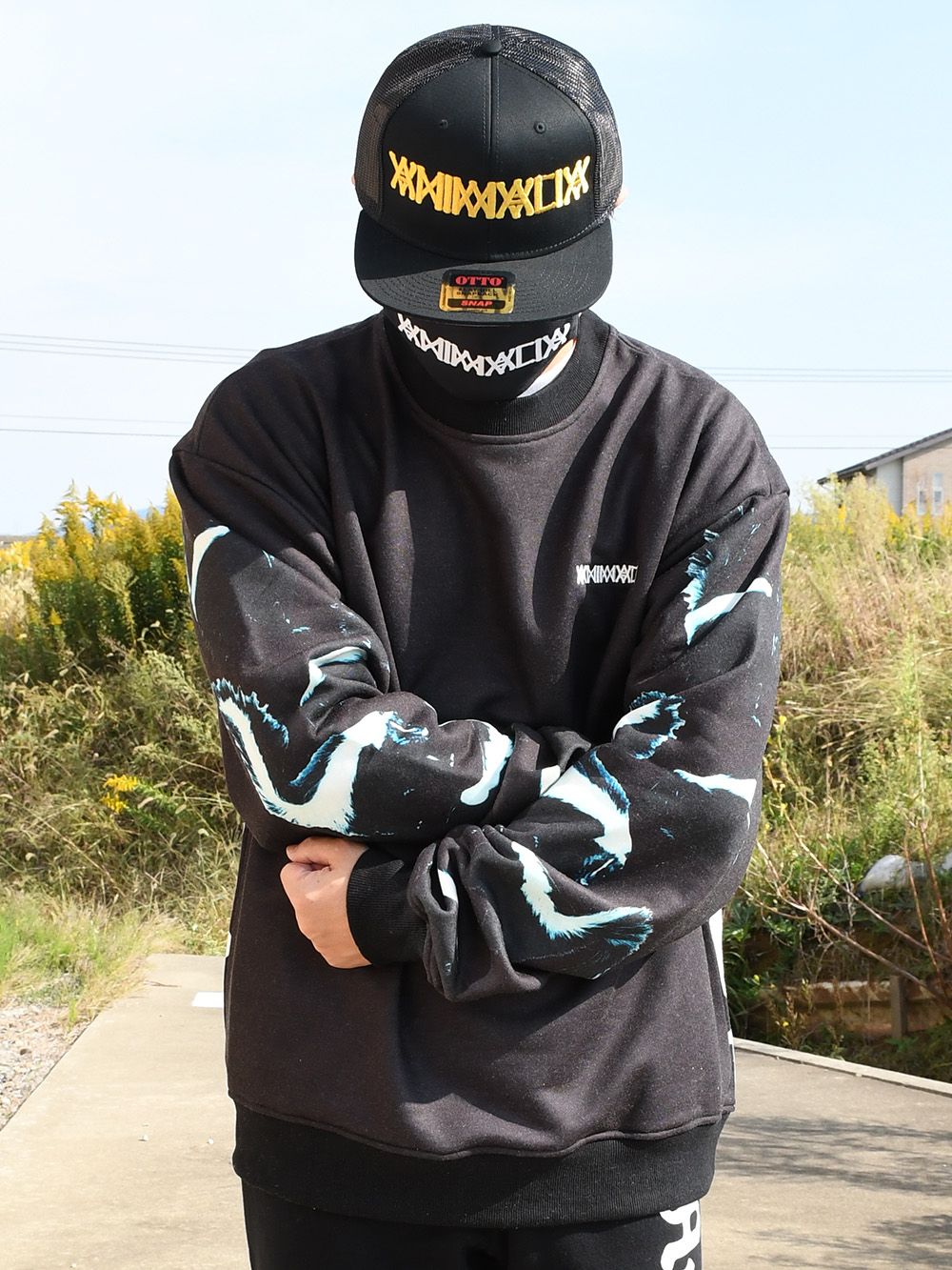 PATTERNED ALL OVER CREW - Skunks