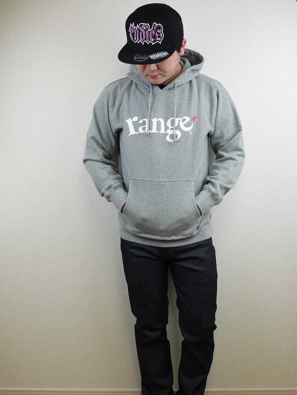 range logo pull over hoody
