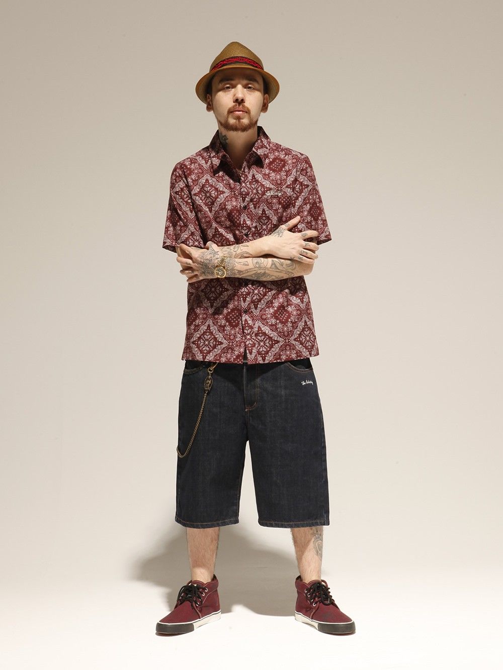 DENIM SHORTS -STUDS-