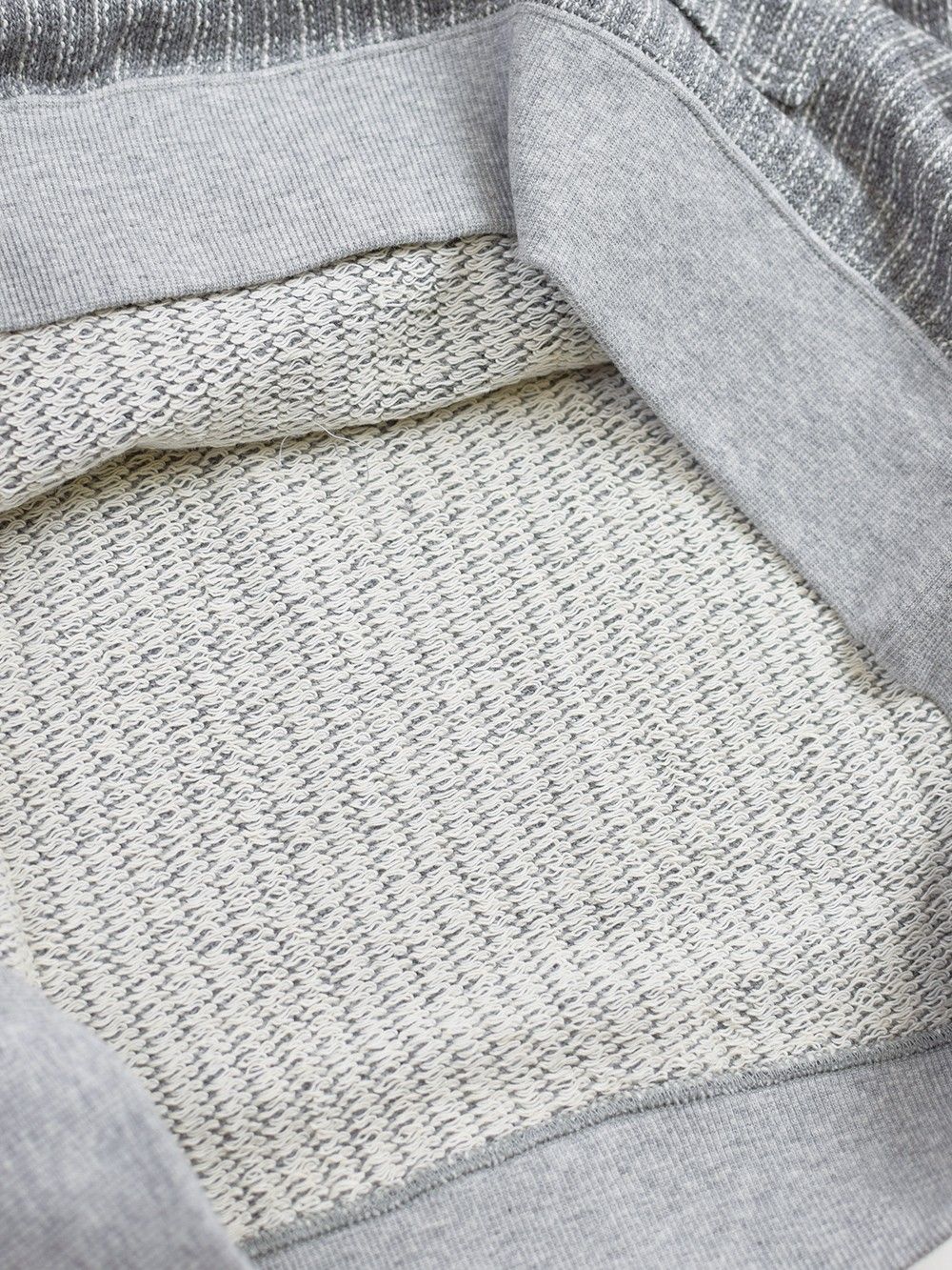 FLUFFY HALF HOODIE