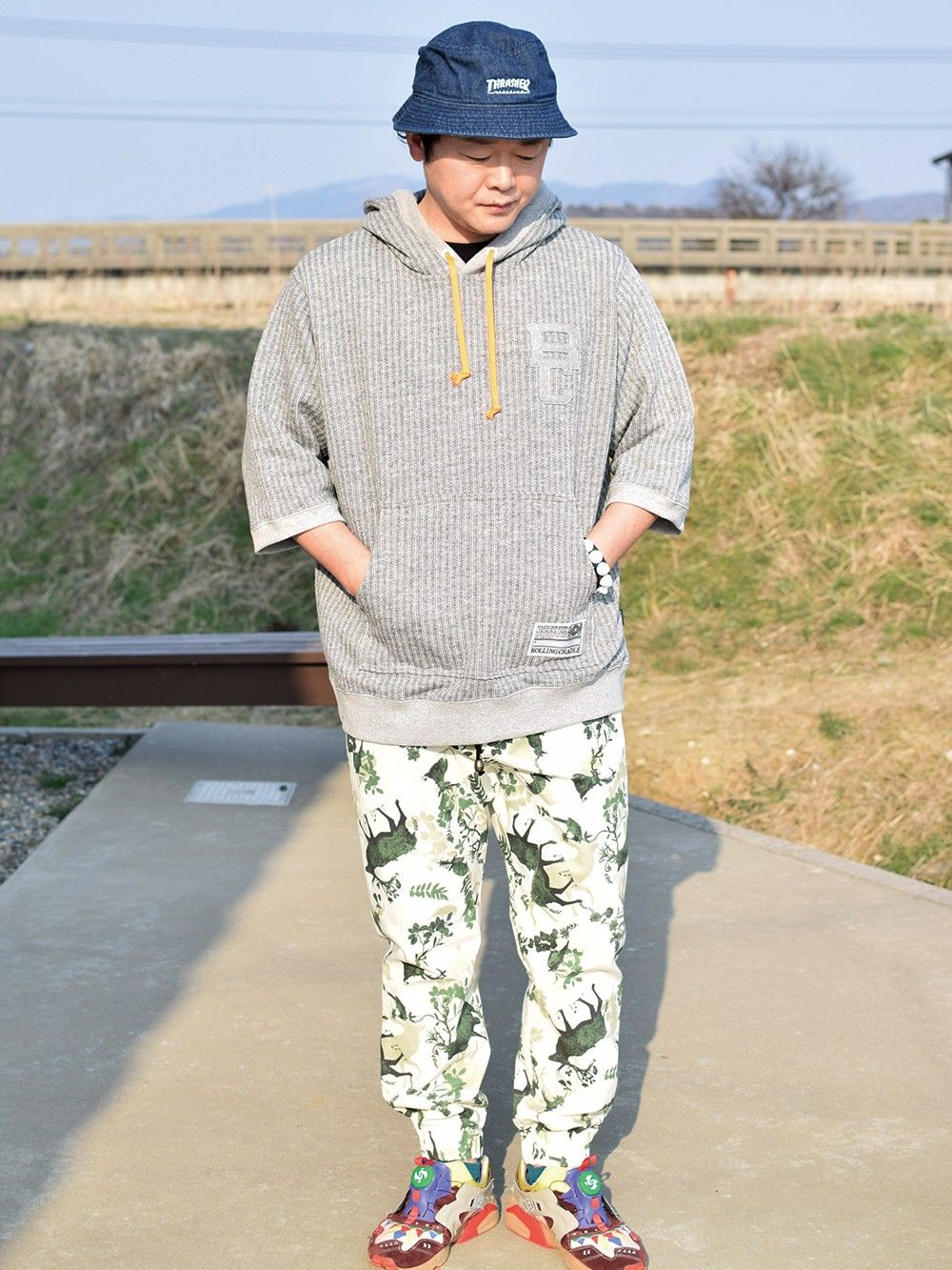 FLUFFY HALF HOODIE