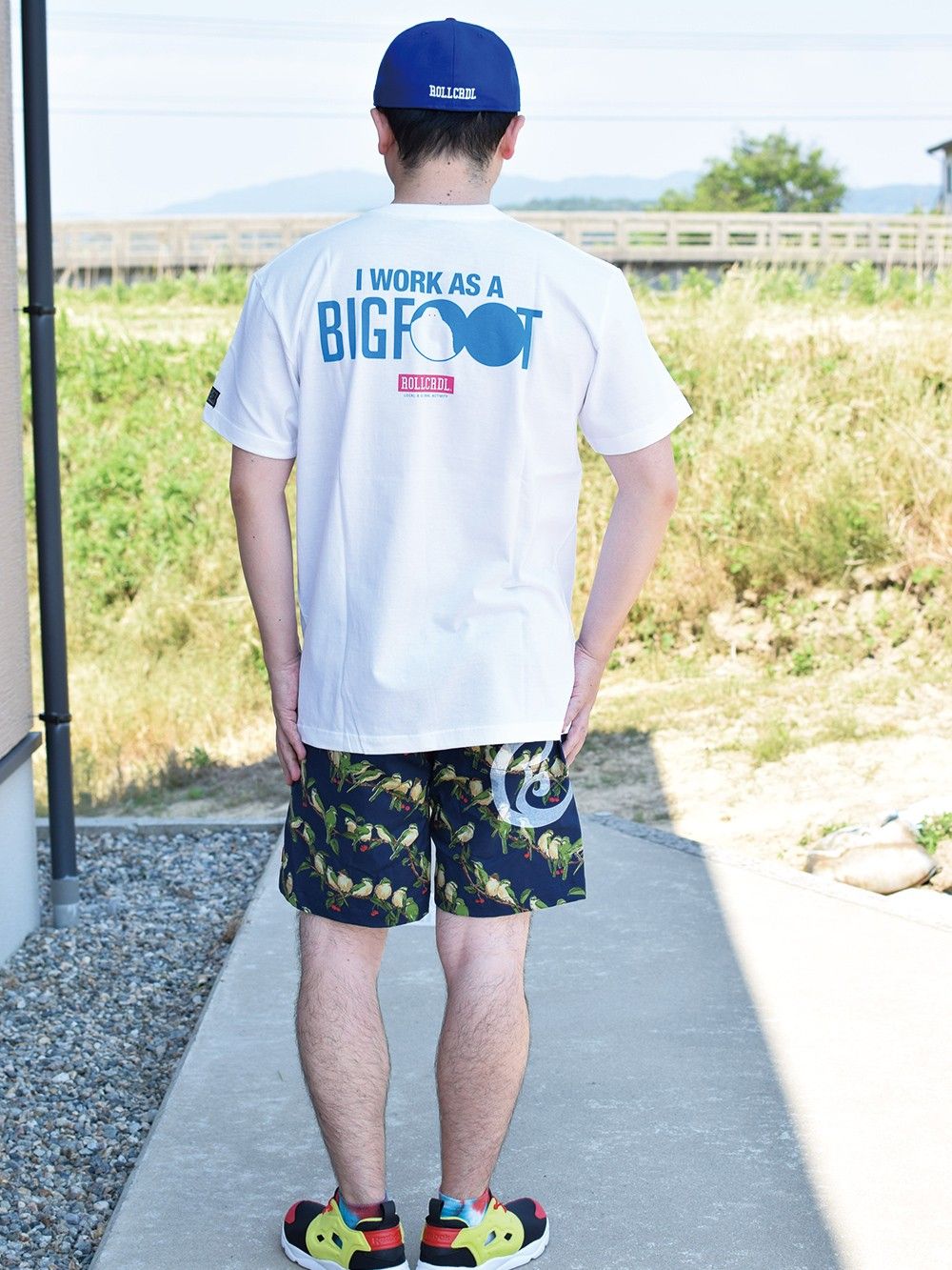 I WORK AS A BIG-FOOT