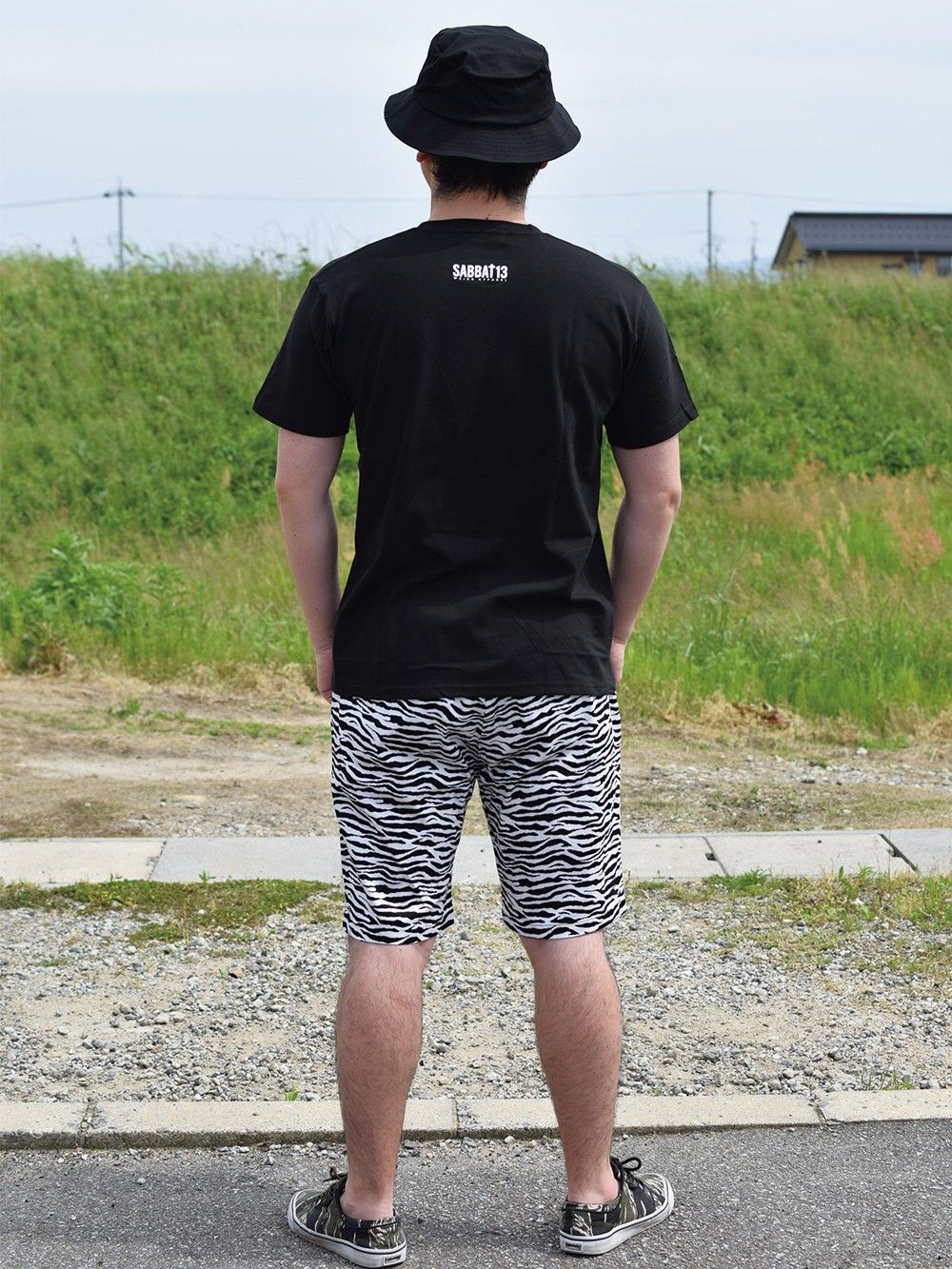 WEIRD CAMO POCKET T
