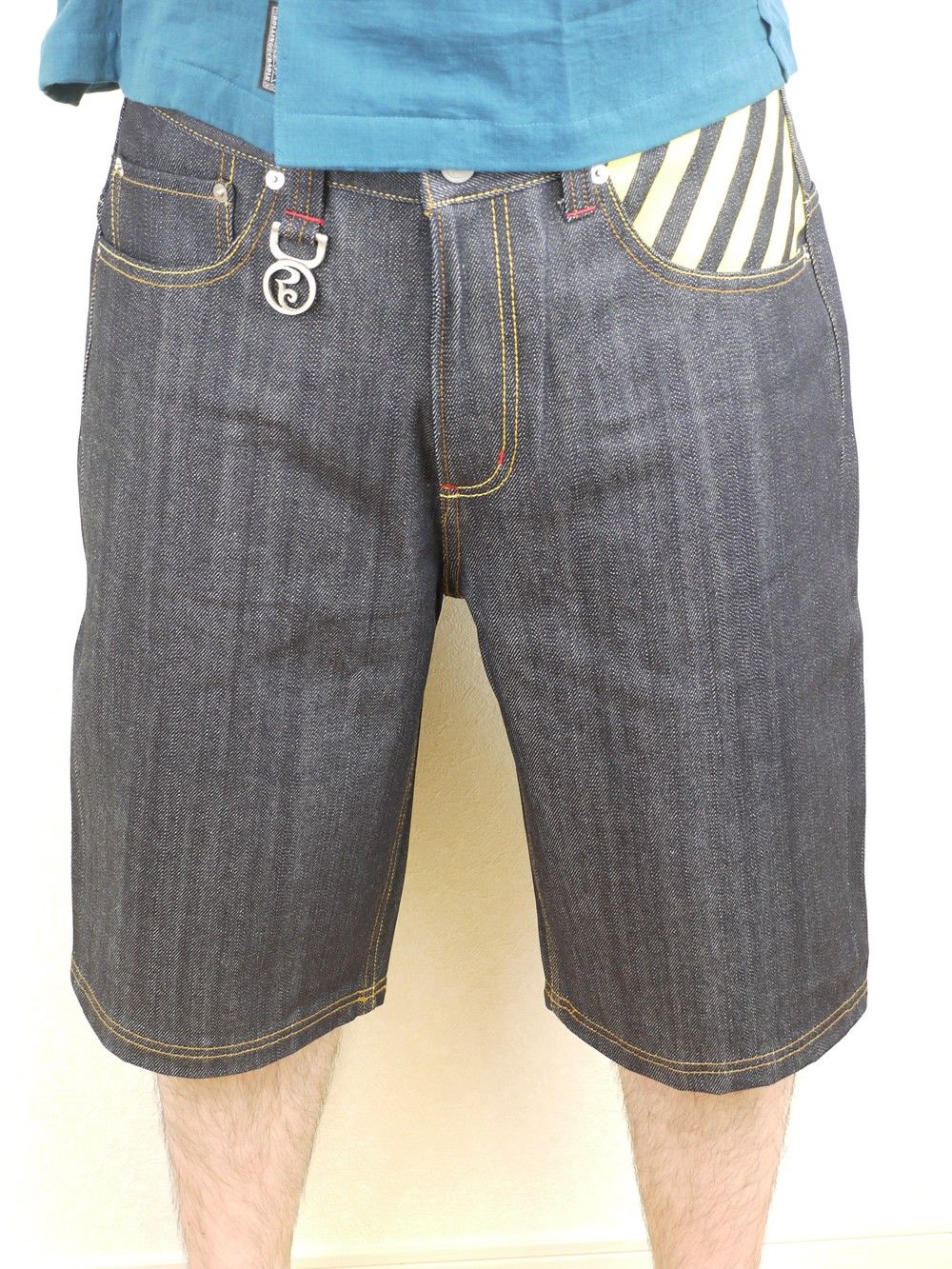 THUNDER GATE DENIM SHORTS