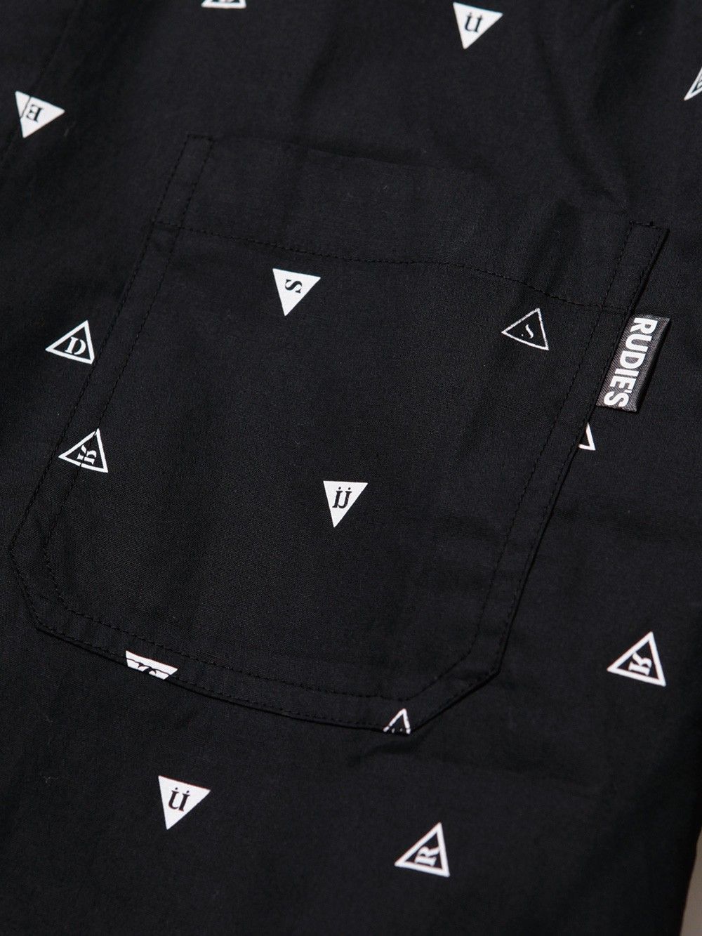 TRIANGLAR-SHIRTS