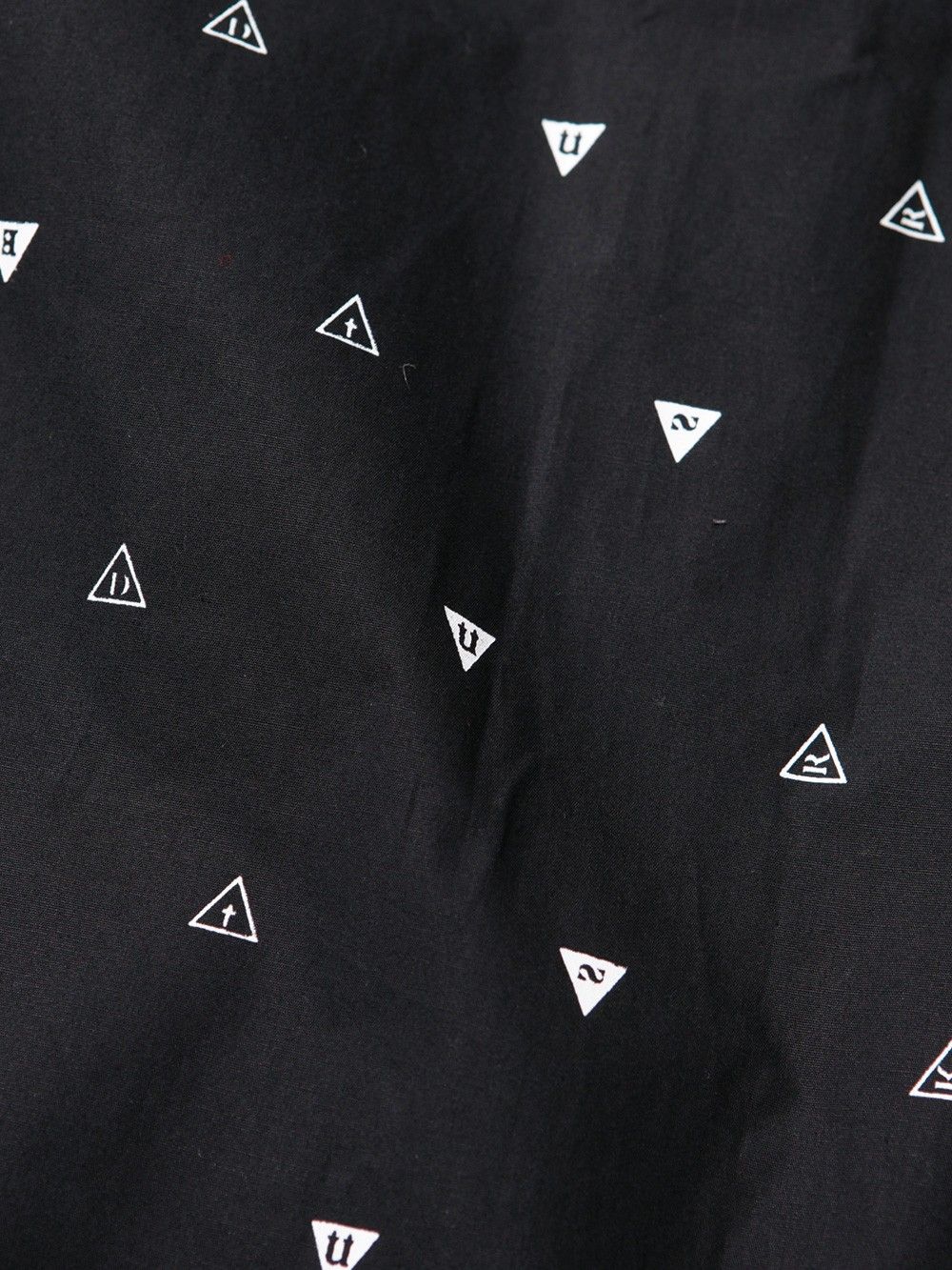 TRIANGLAR-SHIRTS