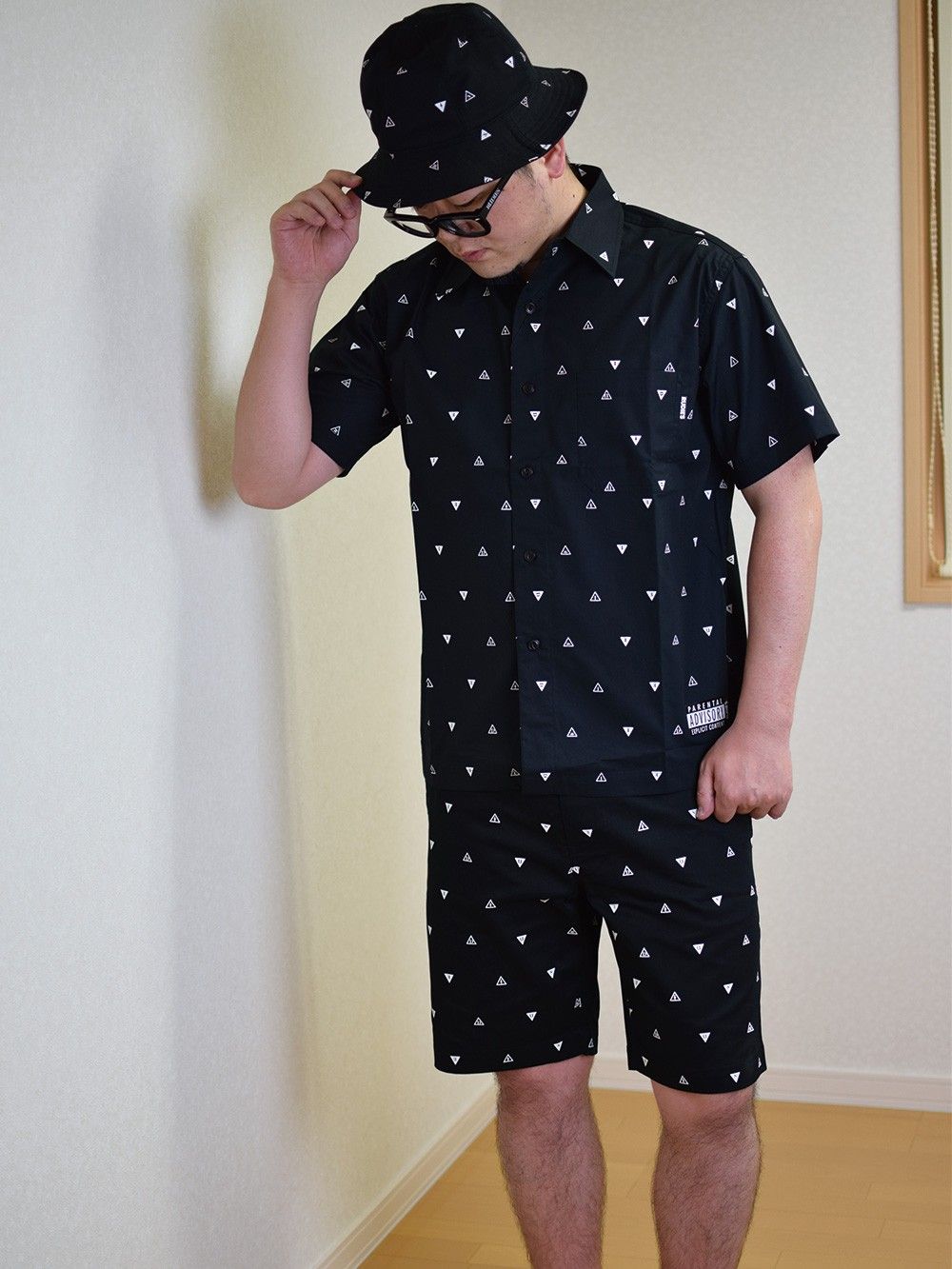 TRIANGLAR-SHIRTS