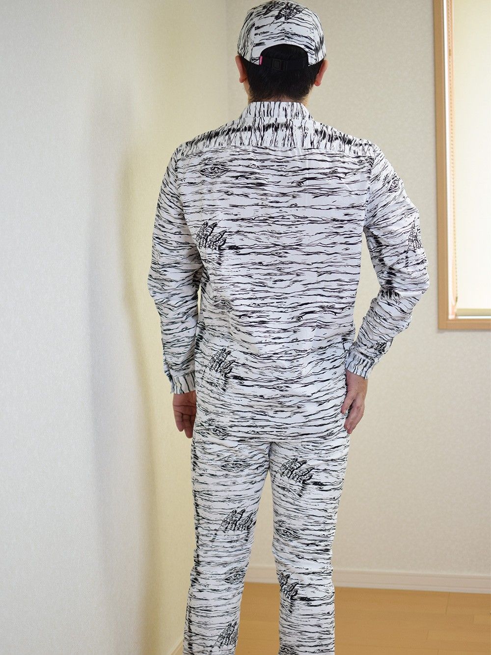 Lamour Entombed Long Sleeve Button-Up