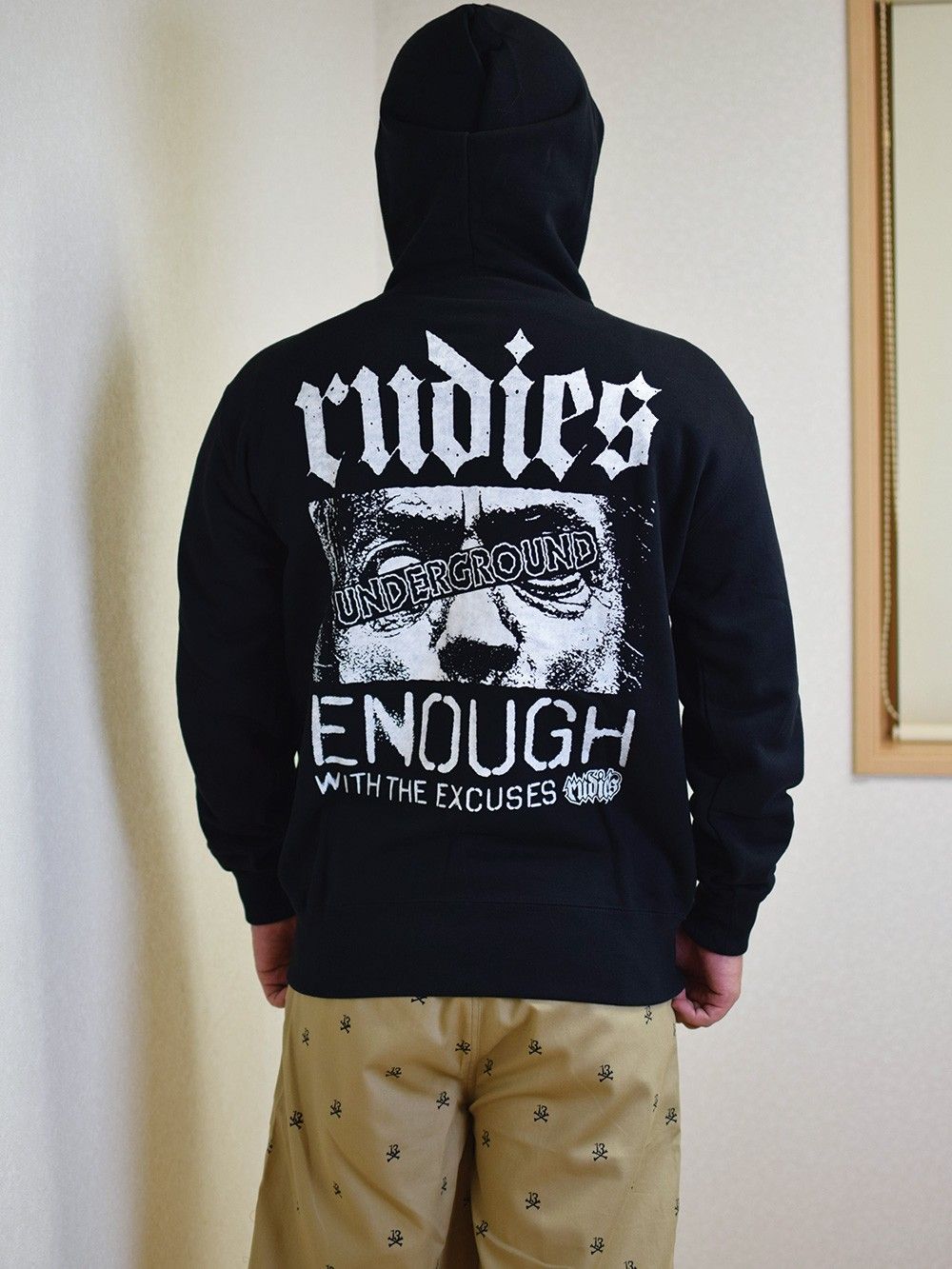 ENOUGH ZIPHOOD-SW