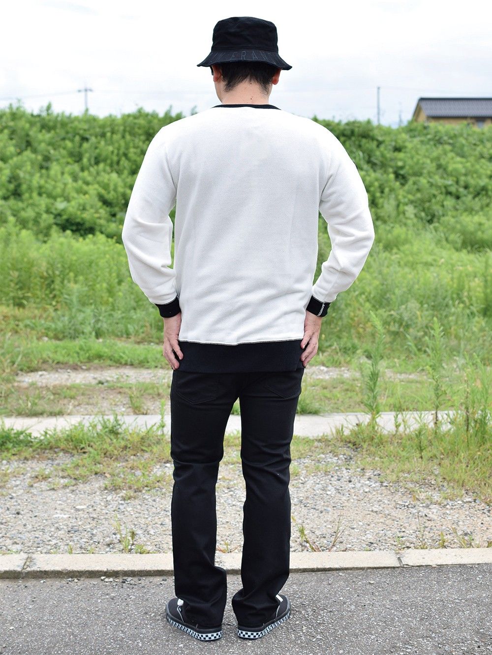 EIGHTEEN CREW SW
