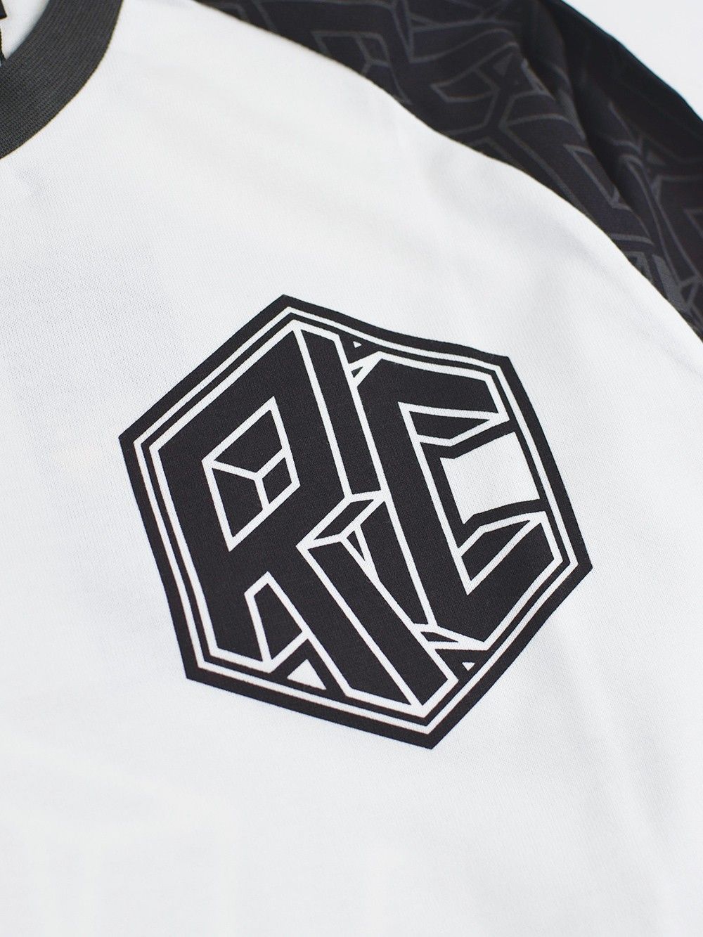 HEXAGON-RAGLAN