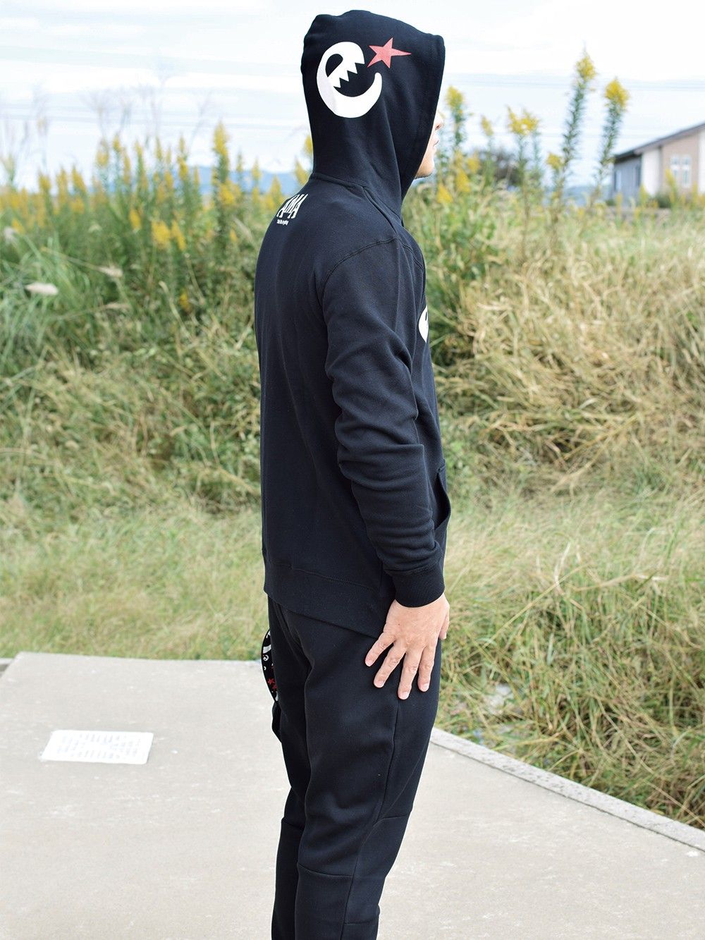 AMA pull over hoody
