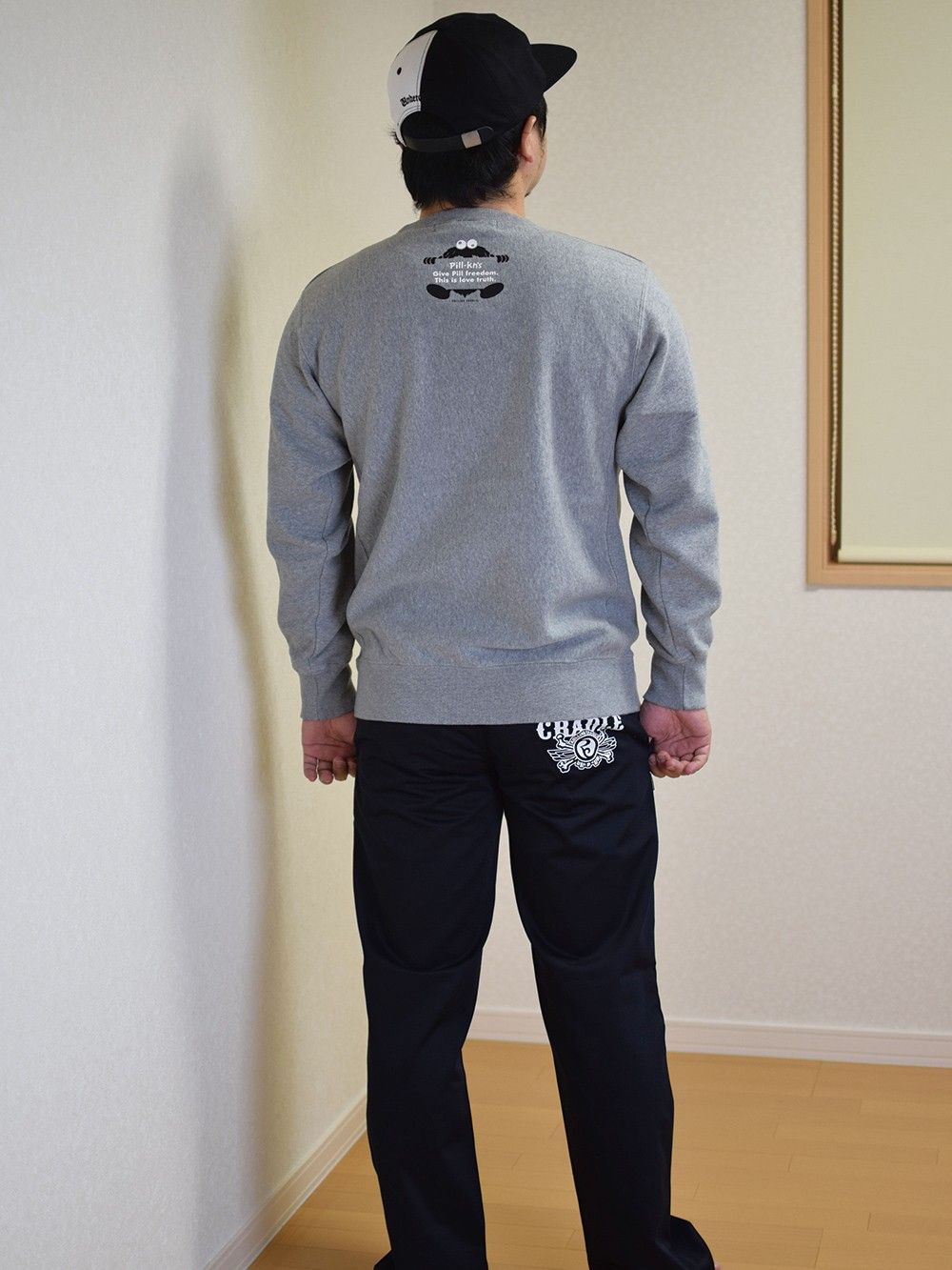 Pill-KN LOGO SWEAT