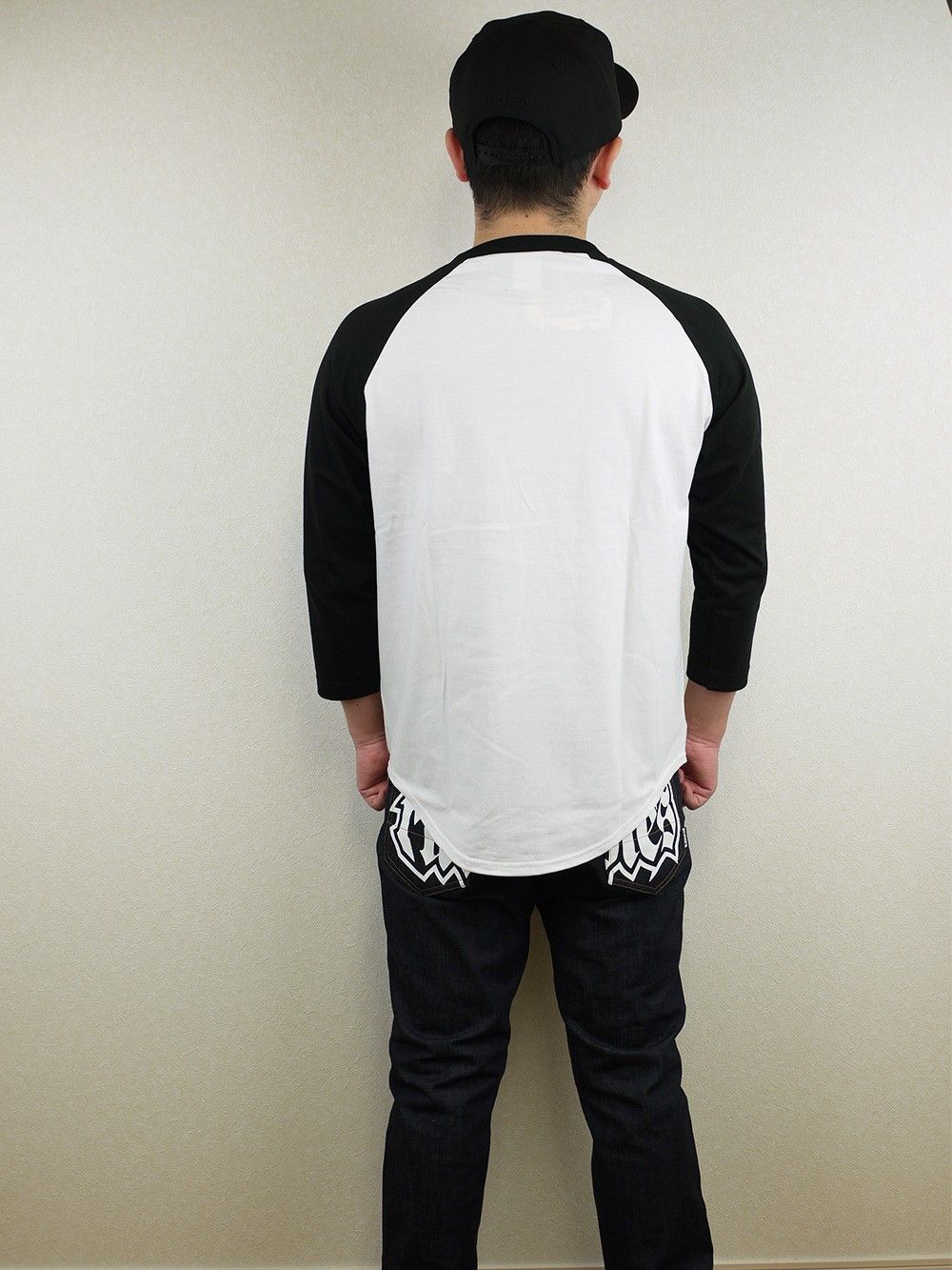 SHOCKED 3/4 RAGLAN