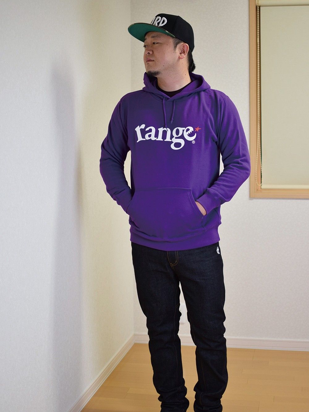 range logo pull over hoody