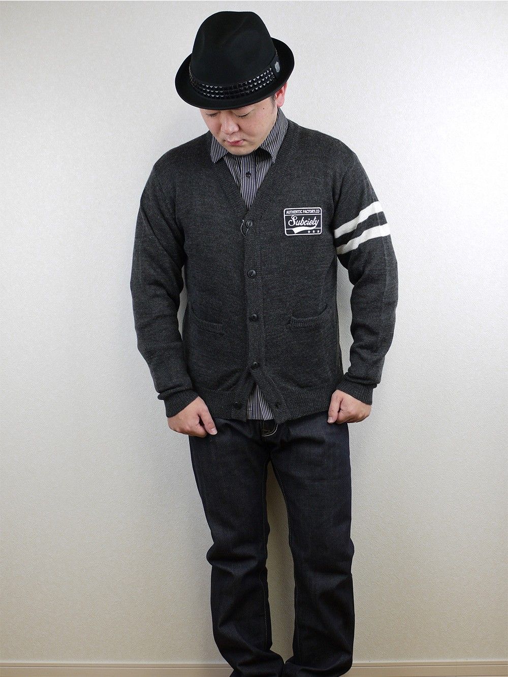 EMBLEM-CARDIGAN