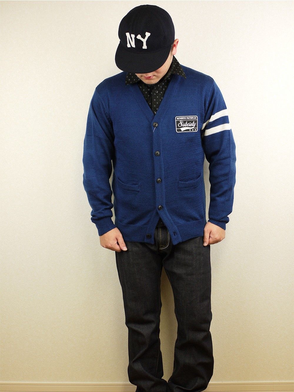 EMBLEM CARDIGAN
