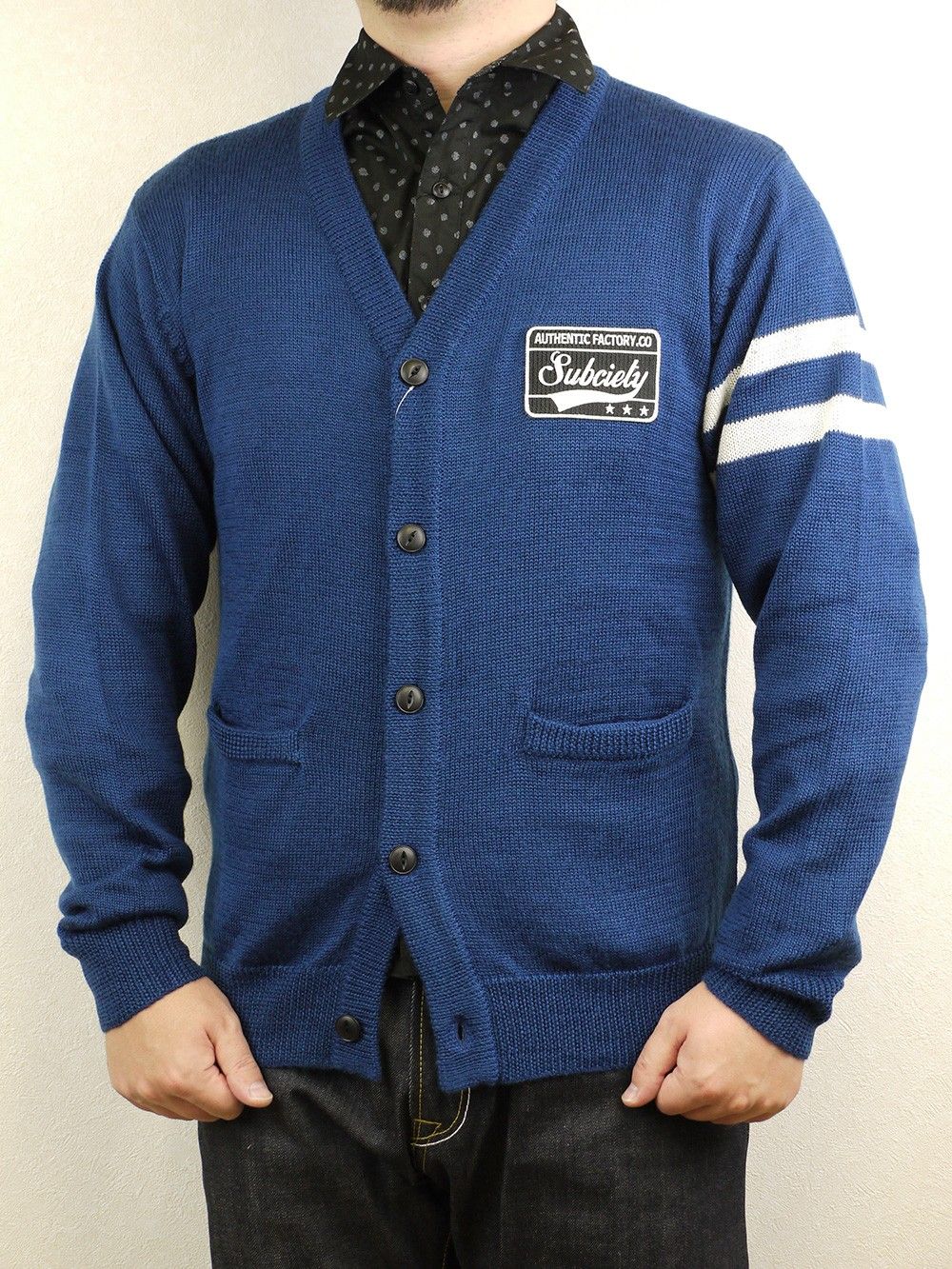 EMBLEM CARDIGAN