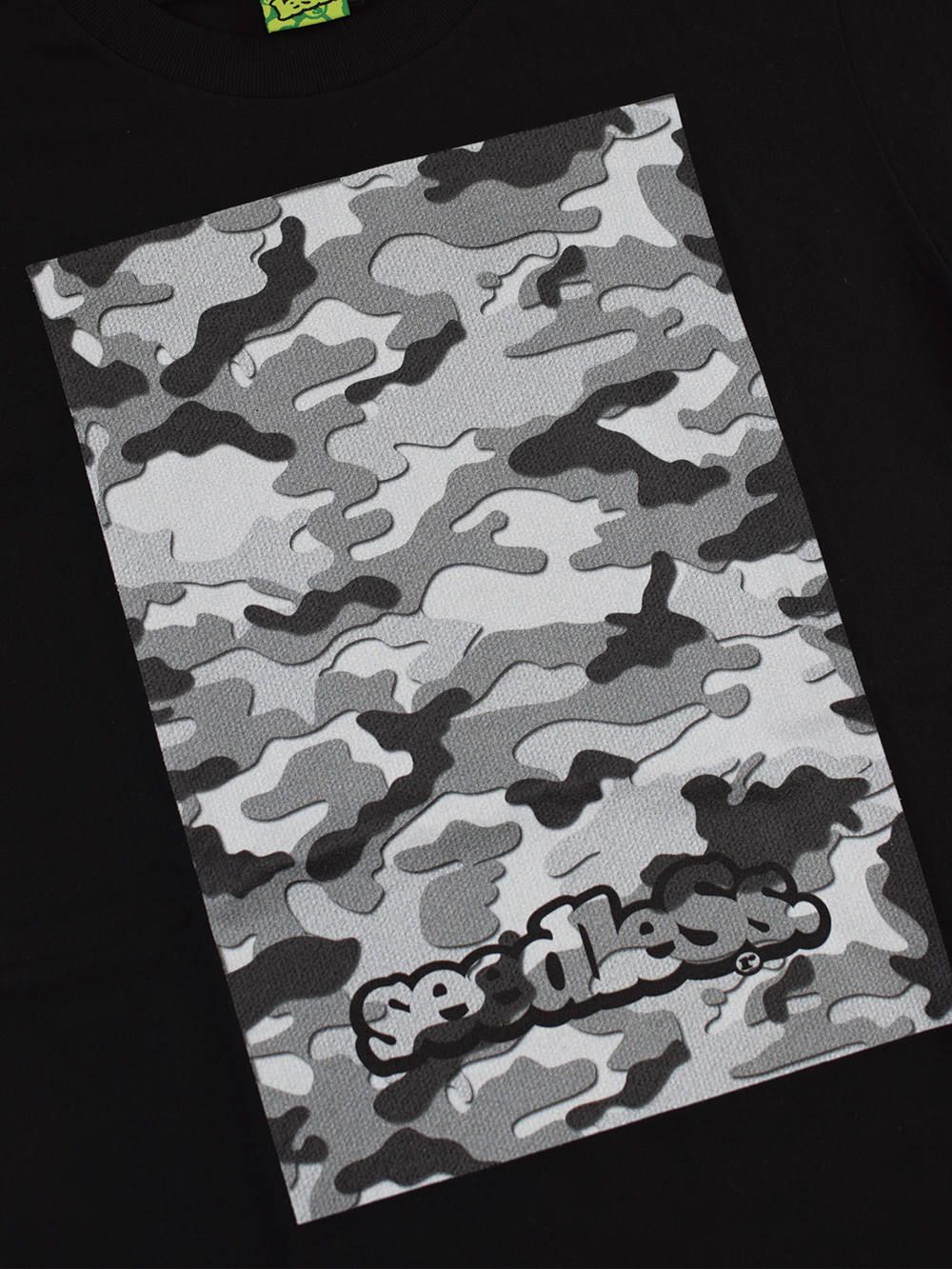 gray camo wall s/s tee
