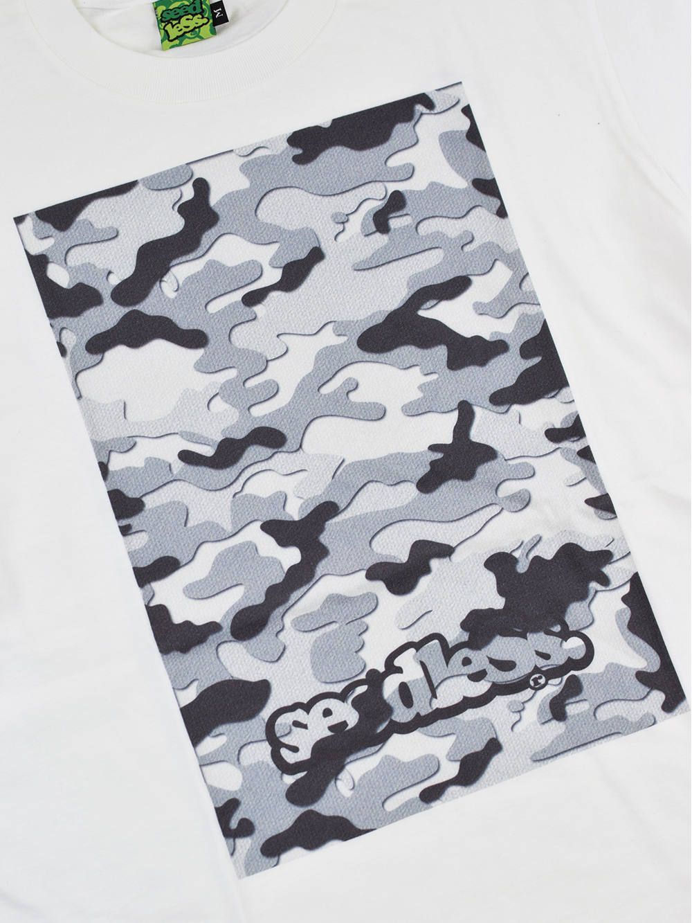 gray camo wall s/s tee