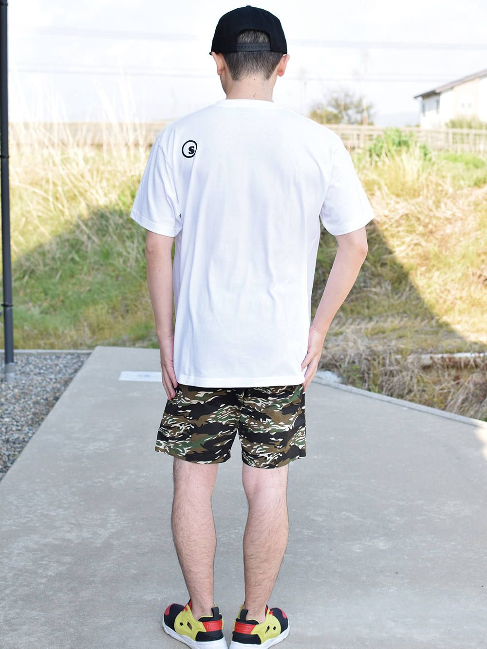 gray camo wall s/s tee
