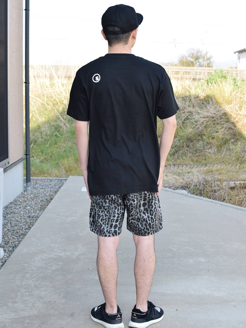 gray camo wall s/s tee