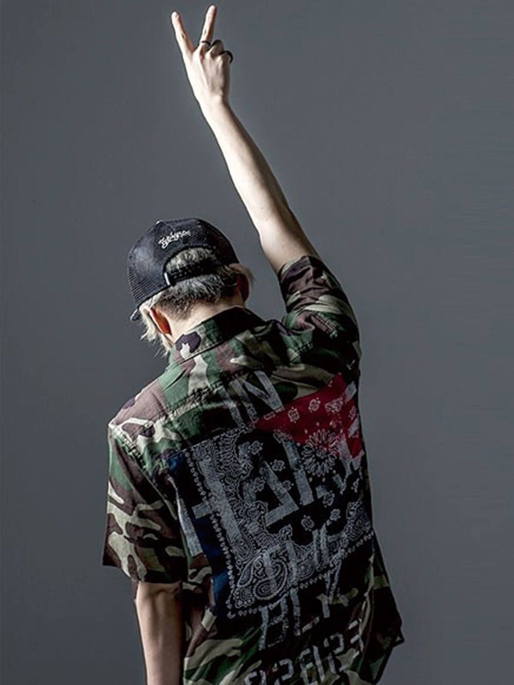 BANDANA SHIRT S/S -Inhale the black-