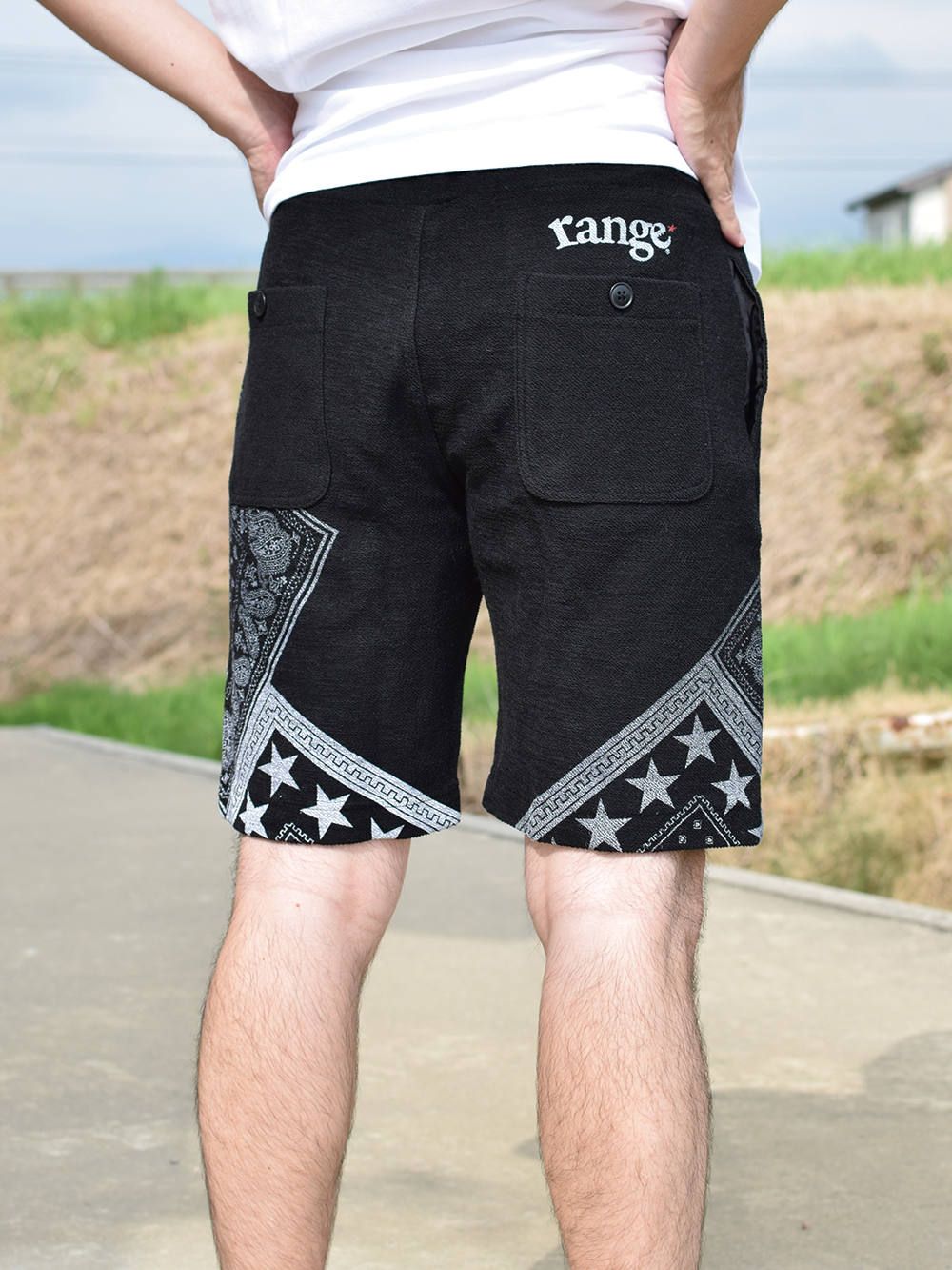 pile bandanna print shorts