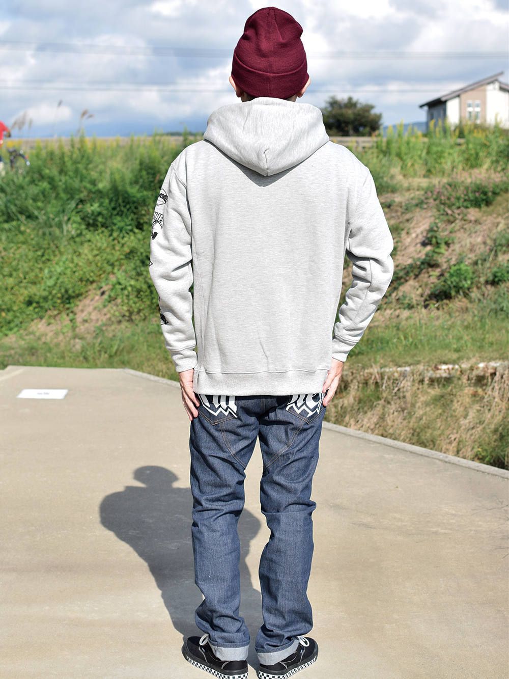 HOMETOWN Zip HOODIE