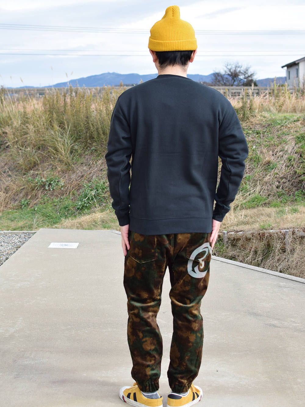 THRASHER - Baphomet CREW SWEAT | DOLL