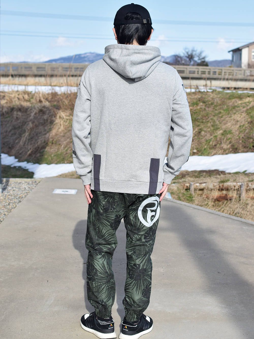 SLEEVE MAG-HOODIE