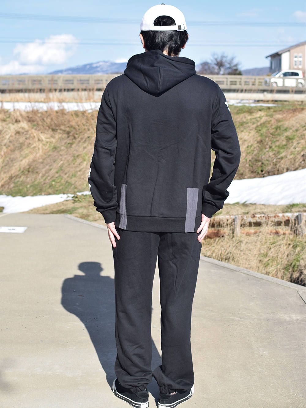 SLEEVE MAG-HOODIE