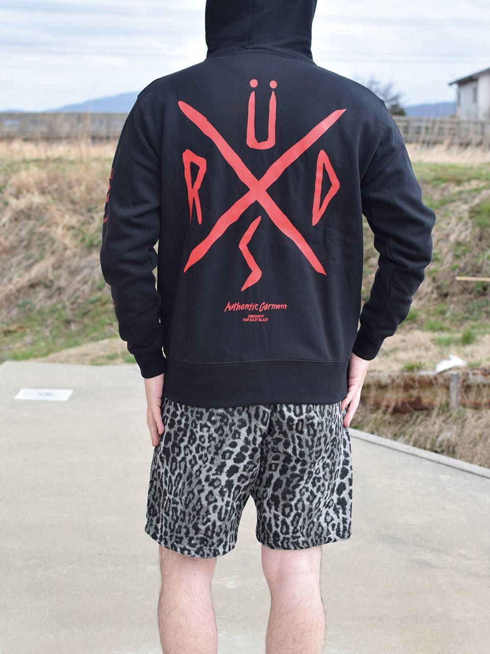 CONFUSE ZIPHOOD-SWEAT