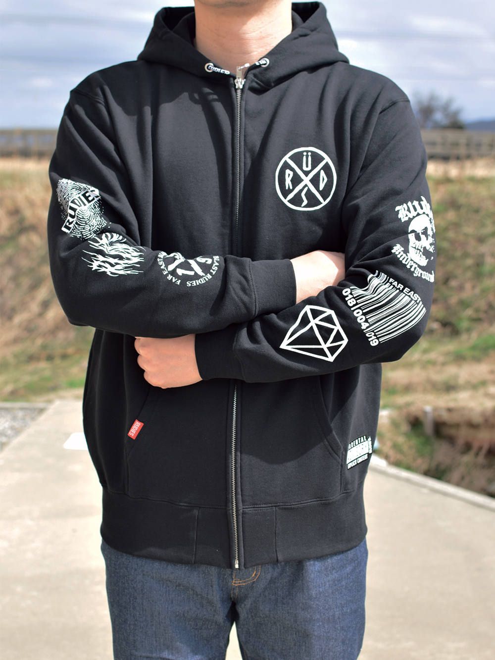 CONFUSE ZIPHOOD-SWEAT