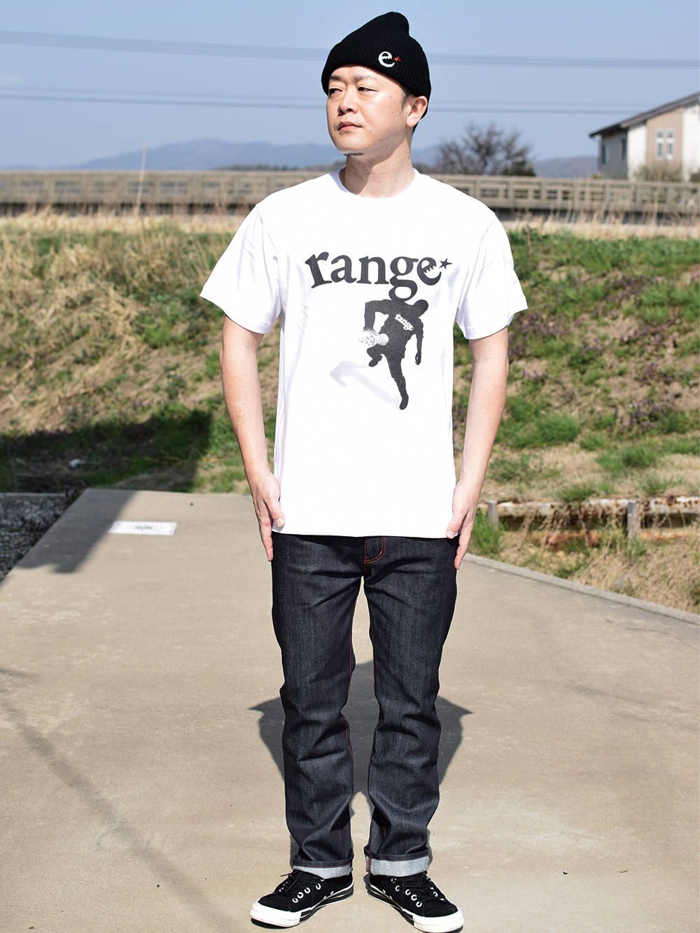 shadow man coming back white LOGO s/s T