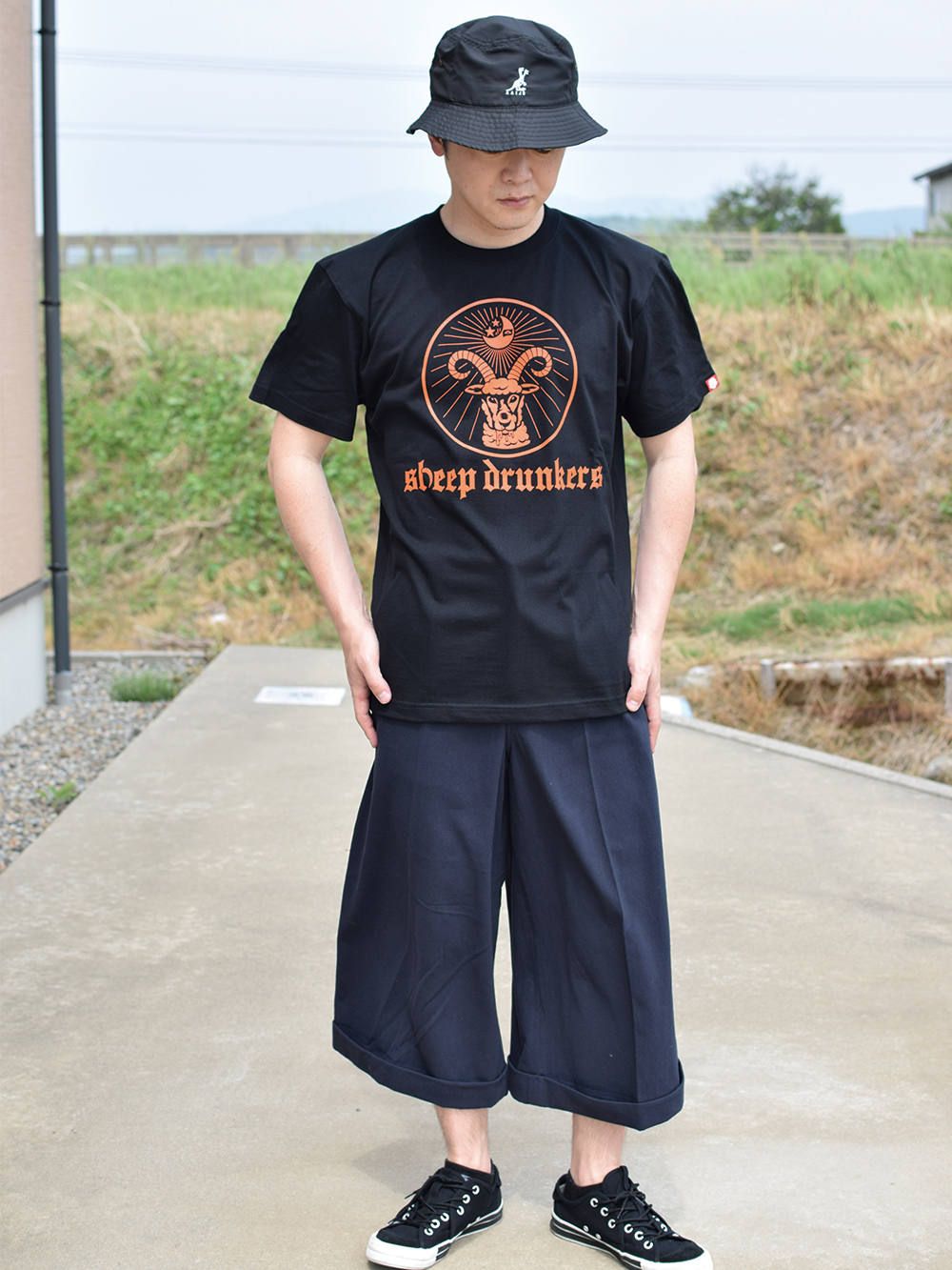 酔っ払って寝るTEE