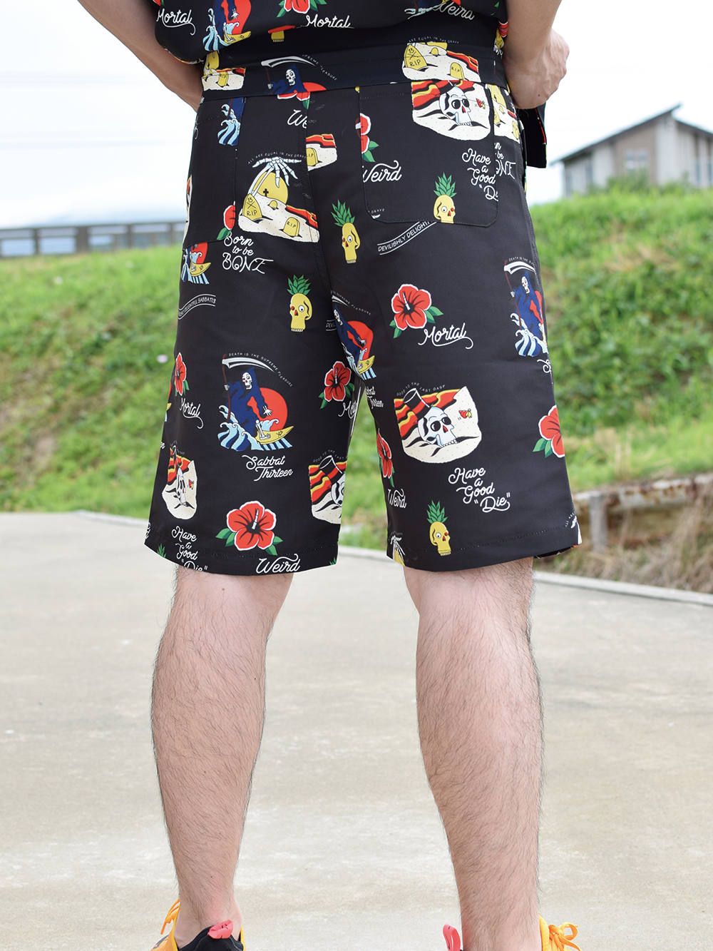 WEIRD BEACH ALOHA-SHORTS