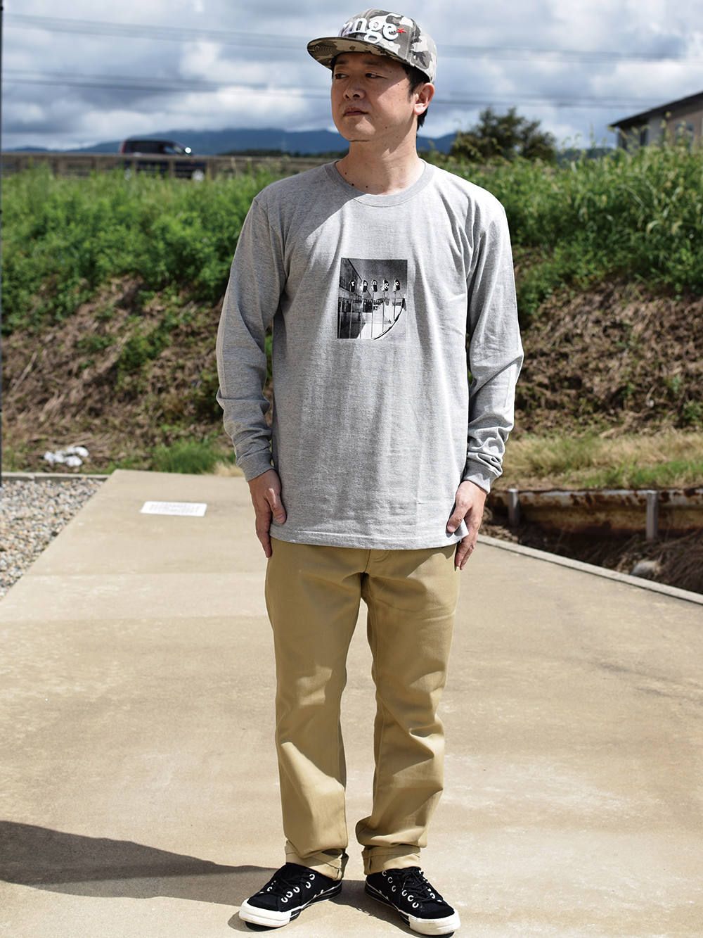 rg name of shoes L/S tee