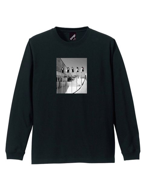 rg name of shoes L/S tee