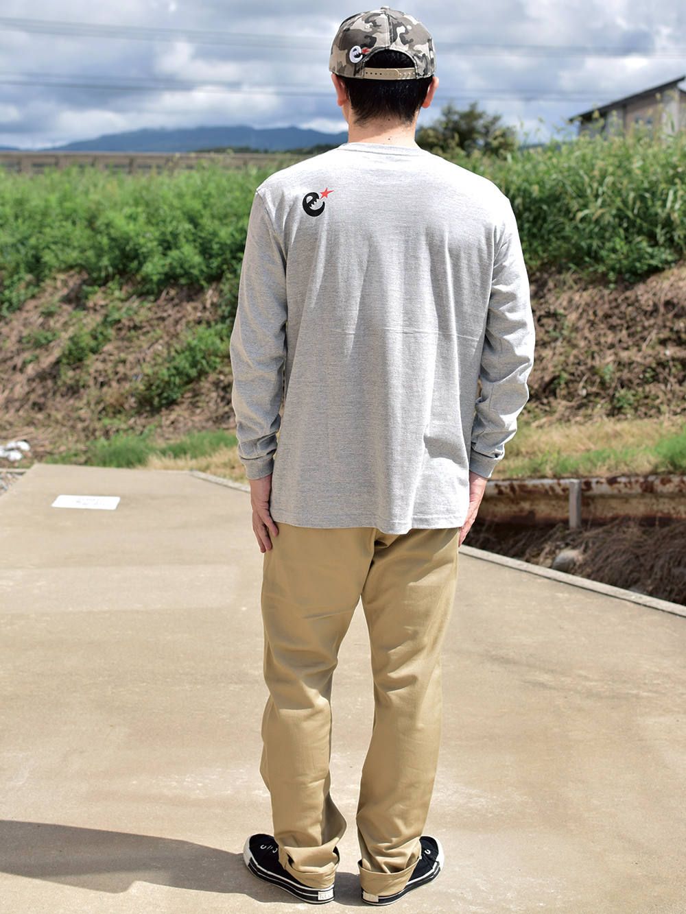 rg name of shoes L/S tee