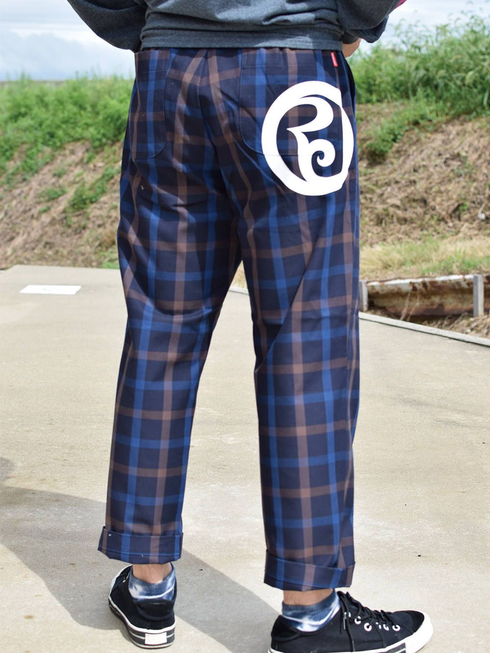 WIDE CHECK-PANTS