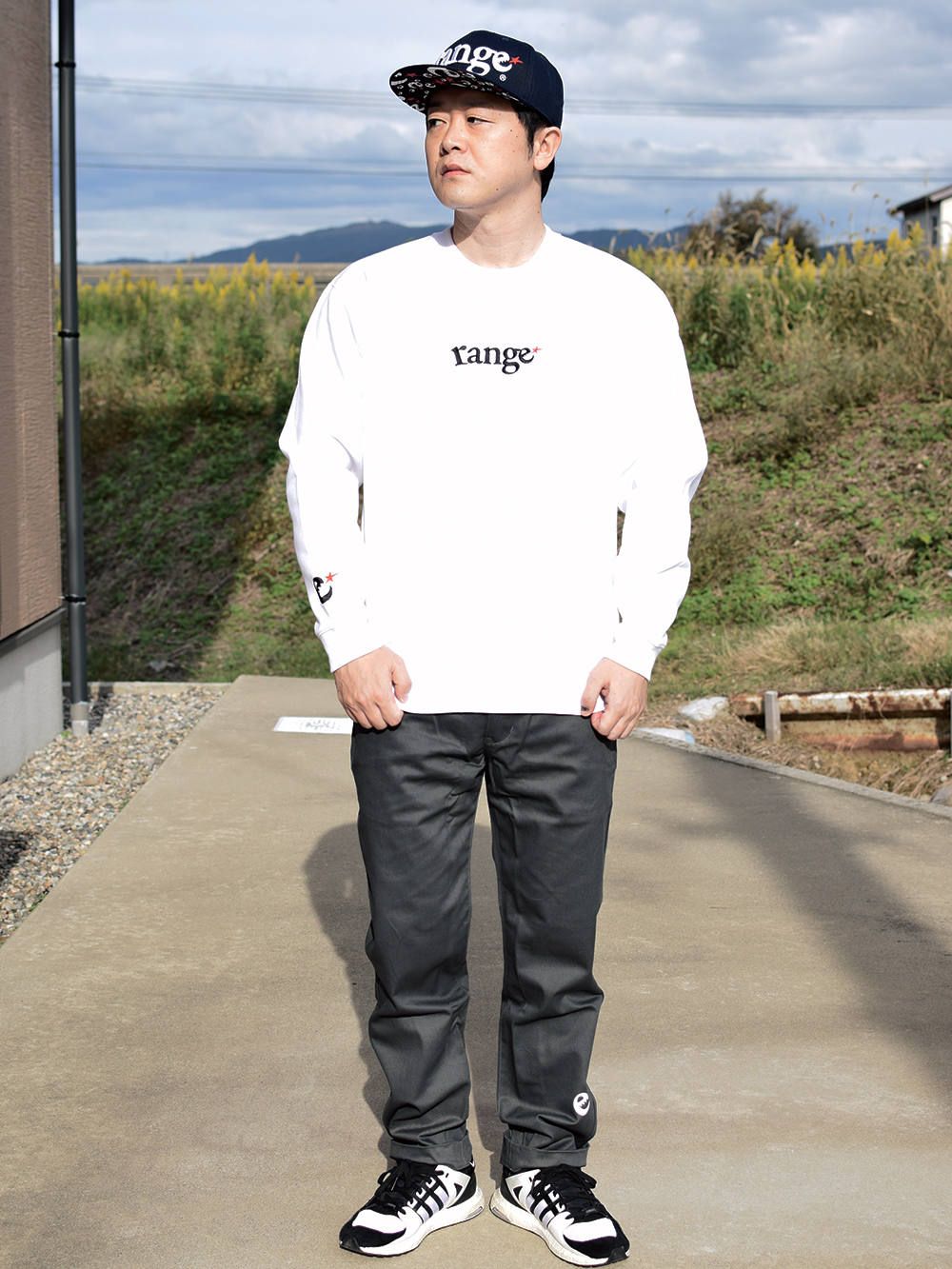 rg EMB crew sweat